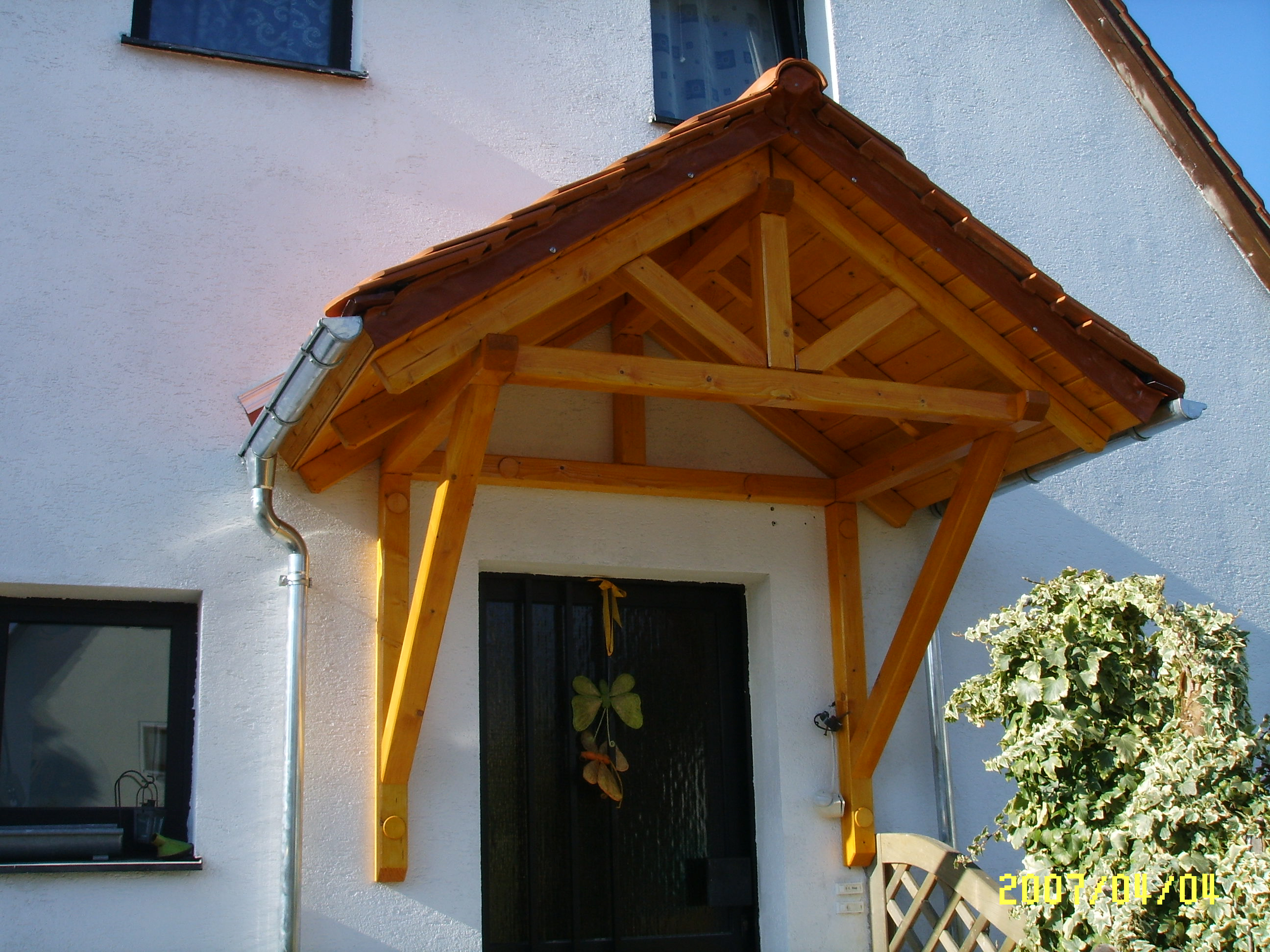 Holzvordach Bayerischer Wald 34°