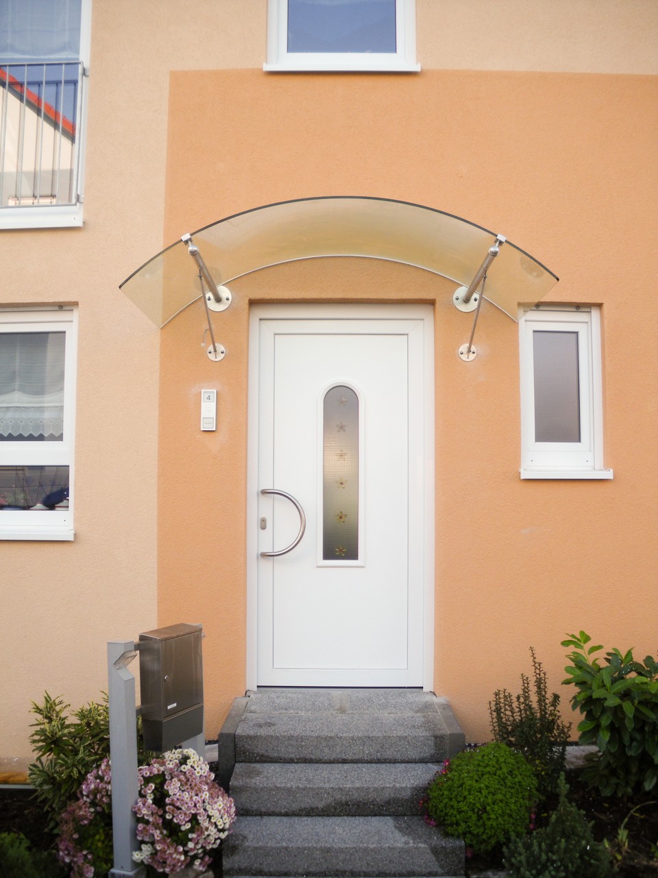 Rundbogenvordach Zuerich