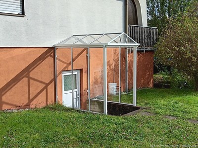 Aluminiumvordach Rom als Kellertreppenüberdachung 02