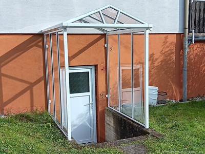 Aluminiumvordach Rom als Kellertreppenüberdachung 03