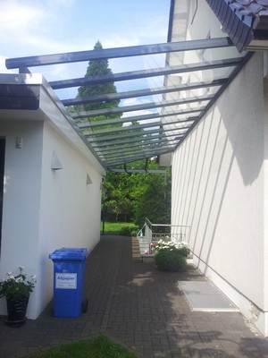 Terrassendach Elegant-Line als Eingangsüberdachung in Magdeburg 1