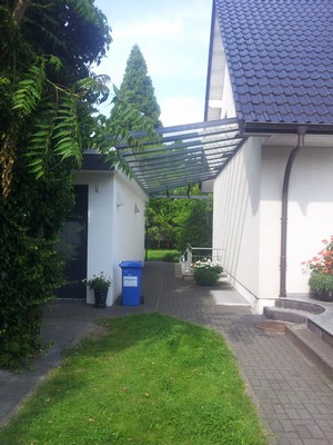 Terrassendach Elegant-Line als Eingangsüberdachung in Magdeburg 2
